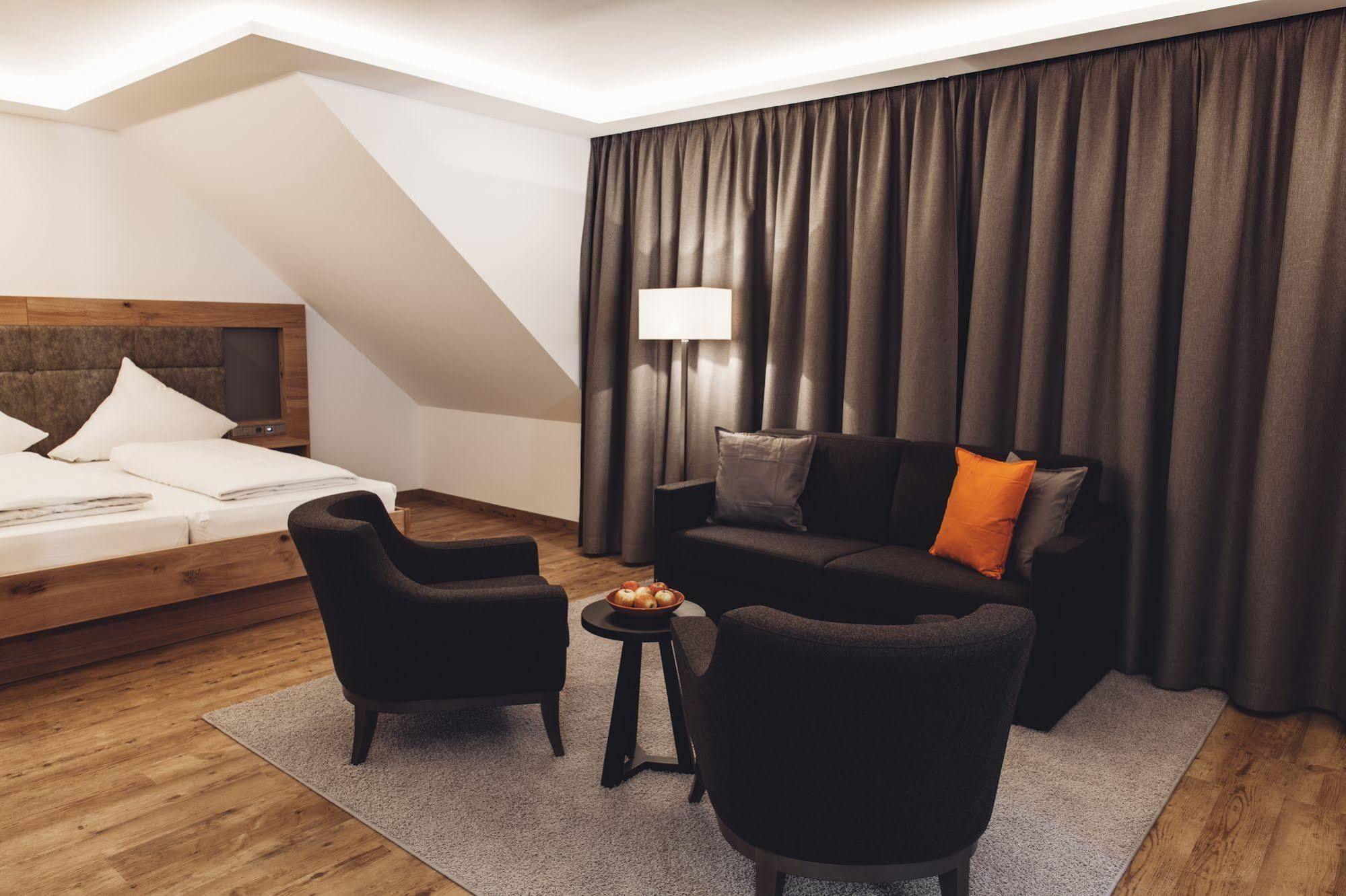 Ruehrberger Hof Hotel & Restaurant Grenzach-Wyhlen Bei Basel Esterno foto