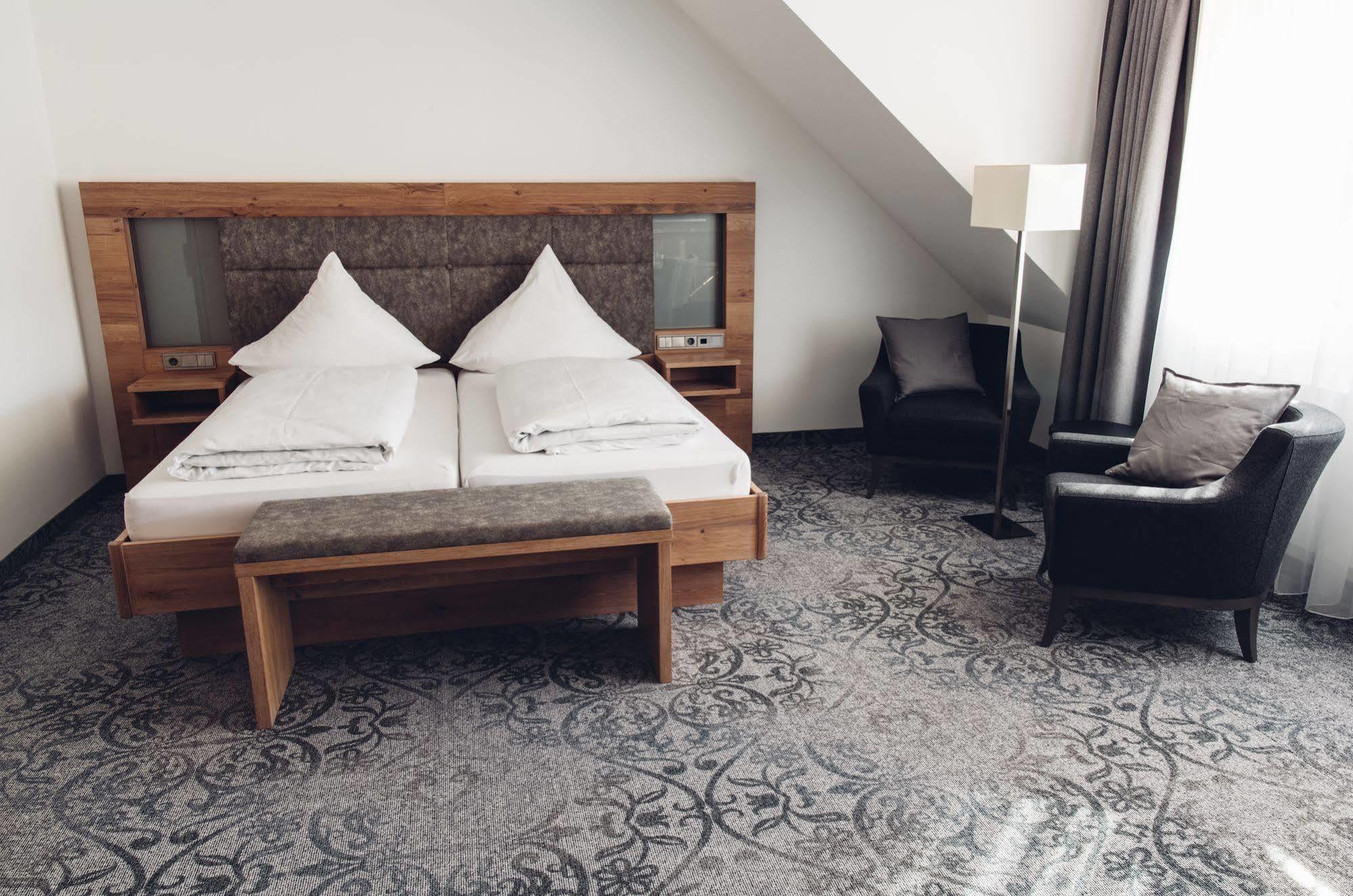 Ruehrberger Hof Hotel & Restaurant Grenzach-Wyhlen Bei Basel Esterno foto
